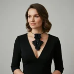 AI sukurta produkto nuotrauka ant modelio e-shopui – juoda peteliškė